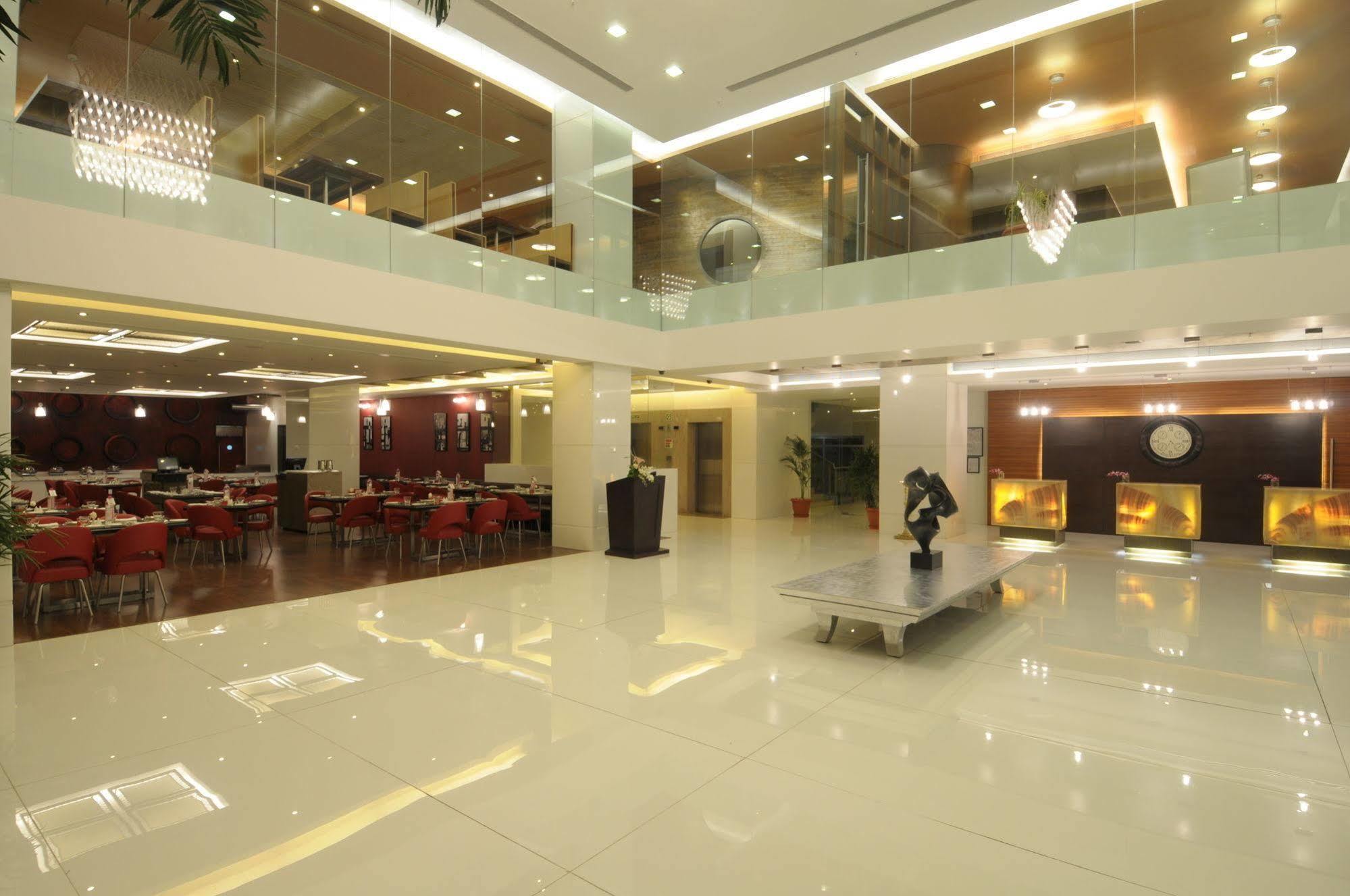 Welcomhotel By Itc Hotels, Ashram Road, Ахмедабад Экстерьер фото